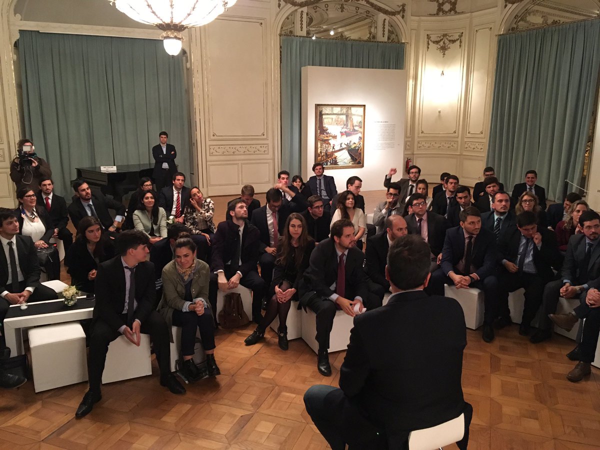 SergioMassa's tweet photo. Gran jornada con los jóvenes de #FURP2017 en el Museo de Arte de Tigre https://t.co/F3js1M3zyj