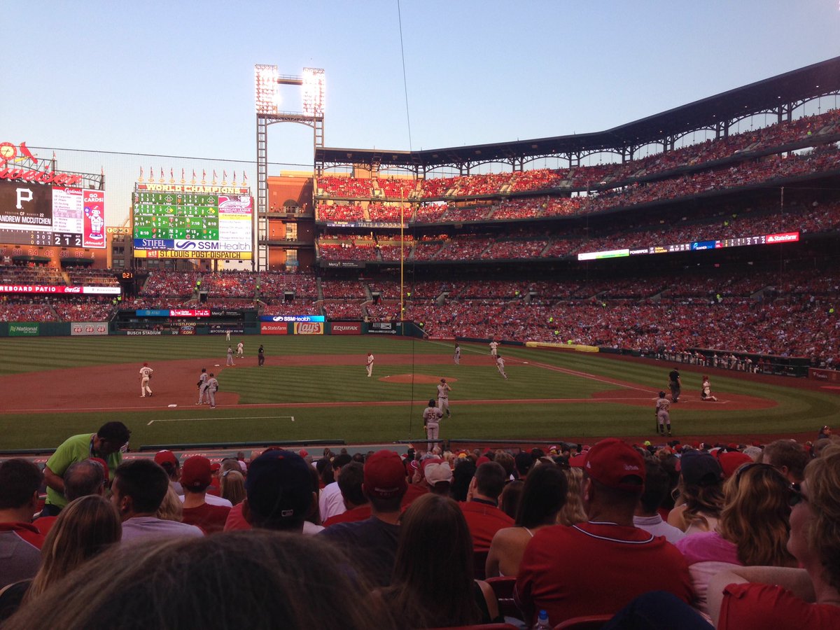 MrsRigdon's tweet image. ~@Cardinals game with this crew! #Family #MissingE @emsraea @TripleA_16 @RonRigdon