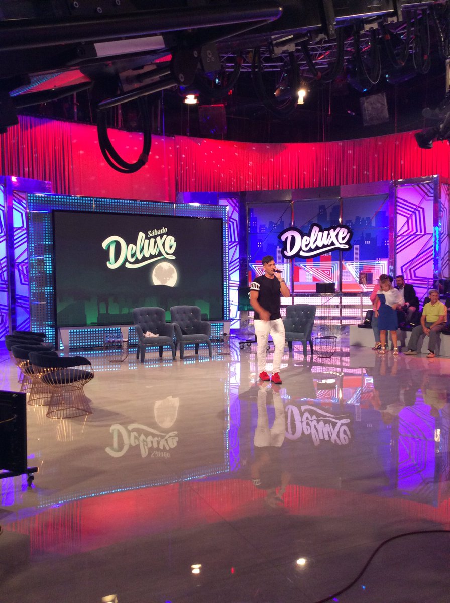 DeluxeSabado's tweet photo. ¡Ricky está calentando motores! ¡En breve escuchamos su temazo! https://t.co/UHMYNzN0bS