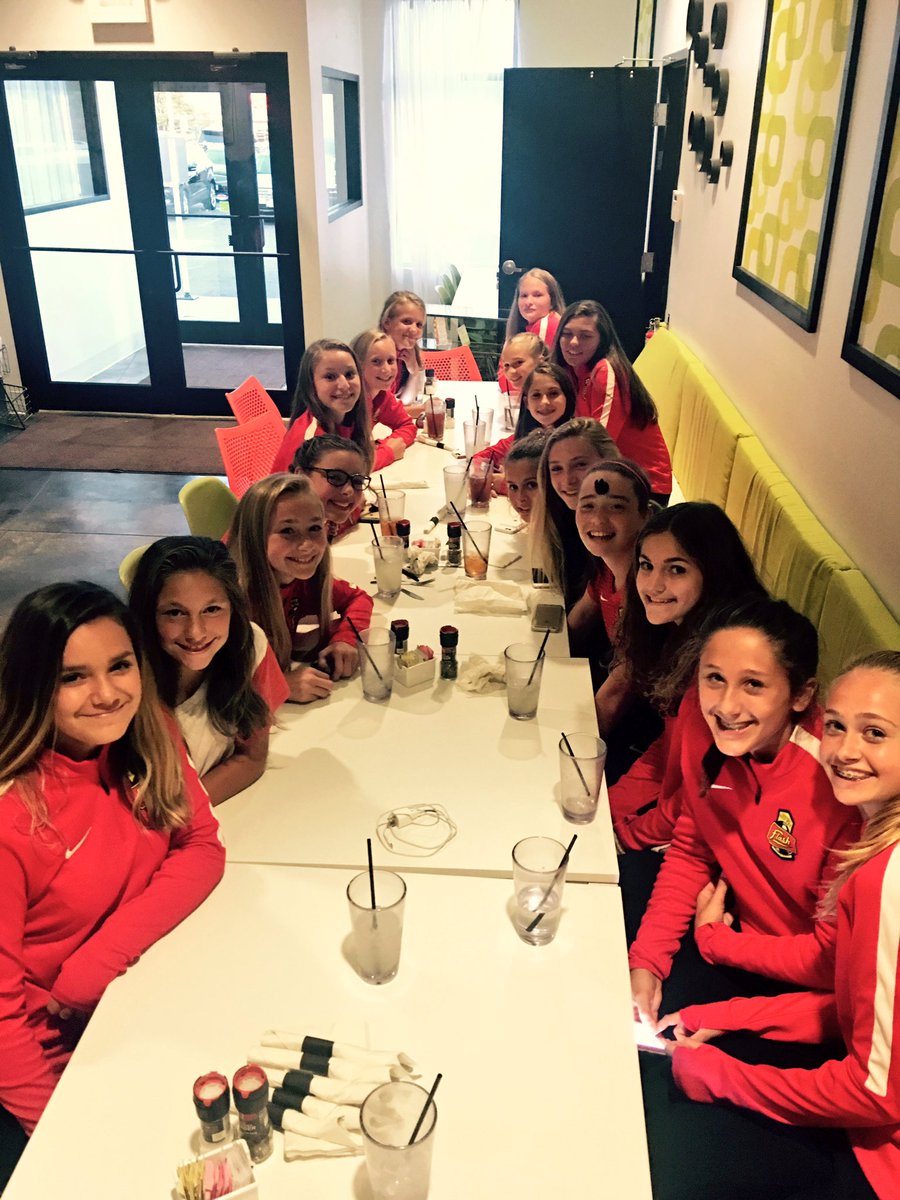 WNYFlashAcademy's tweet photo. Great day for our 04G Red team. Now ready to fuel up for tomorrow!! 🚀💪🏼⚡️#FlashStrong https://t.co/9mBGQ9l2Im