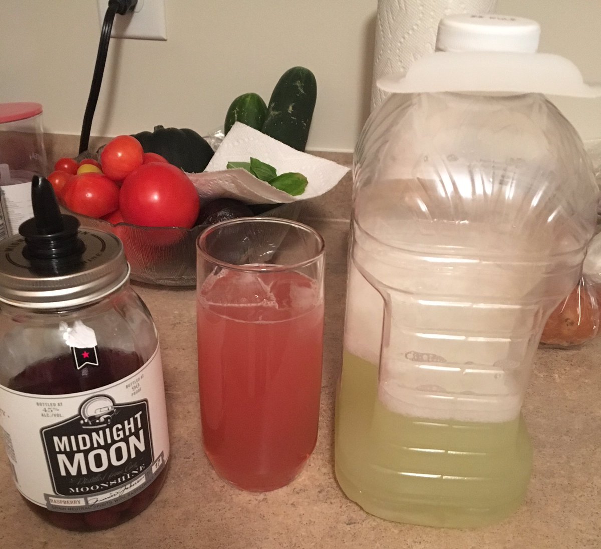 ronbgs's tweet photo. @JJMidnightMoon the night time is the right time for some Moonshine. I had to go with the Raspberry Lemonade 👌🌜🍹 https://t.co/yYJZK9Zz32