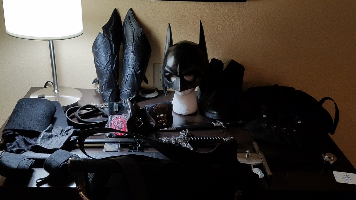 LostRoadtoHope's tweet photo. Another normal Knight 4 the Rossmanns
#MedievalBatman 
#FlorenceComicCon
#TheLakeWylieBatman #beyourownhero #DuskSeries https://t.co/nm7BYPvi4a