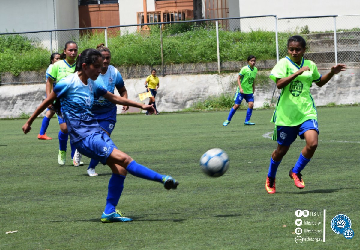 Mauricio0510's tweet photo. Hoy en el Torneo Femenino, #EscuelaMunicipaldeFútbolSantaTecla ganó 2-5 a @IMDER_SS, e #INSEM goleó por 4-0 a #Usulután. Vía @fesfut_sv https://t.co/S3wdT5nXh0