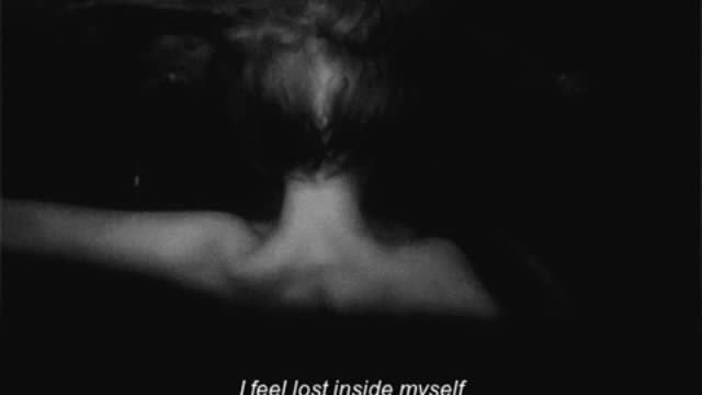 لـيتني شخص إخرِ لـ أحميني.