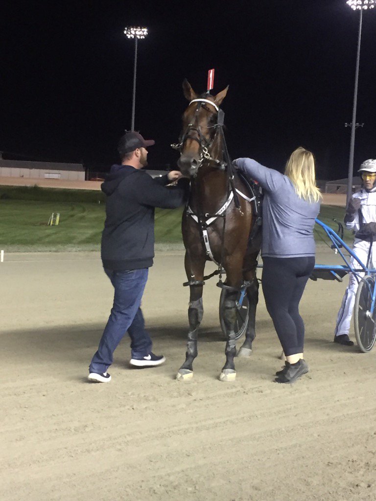 KFrnch's tweet photo. @Seaside_149 takes the #JugPreview @EldoradoScioto with a :26.4 final quarter #harnessracing #betSCD https://t.co/DifZRAdT1D