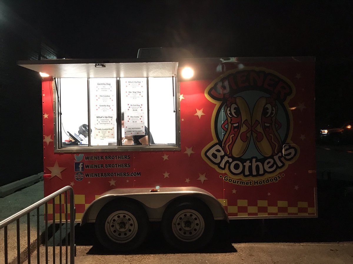 WienerBrothers's tweet photo. We are open! Come check us out @BogiesBR ! https://t.co/rdQZablRXT