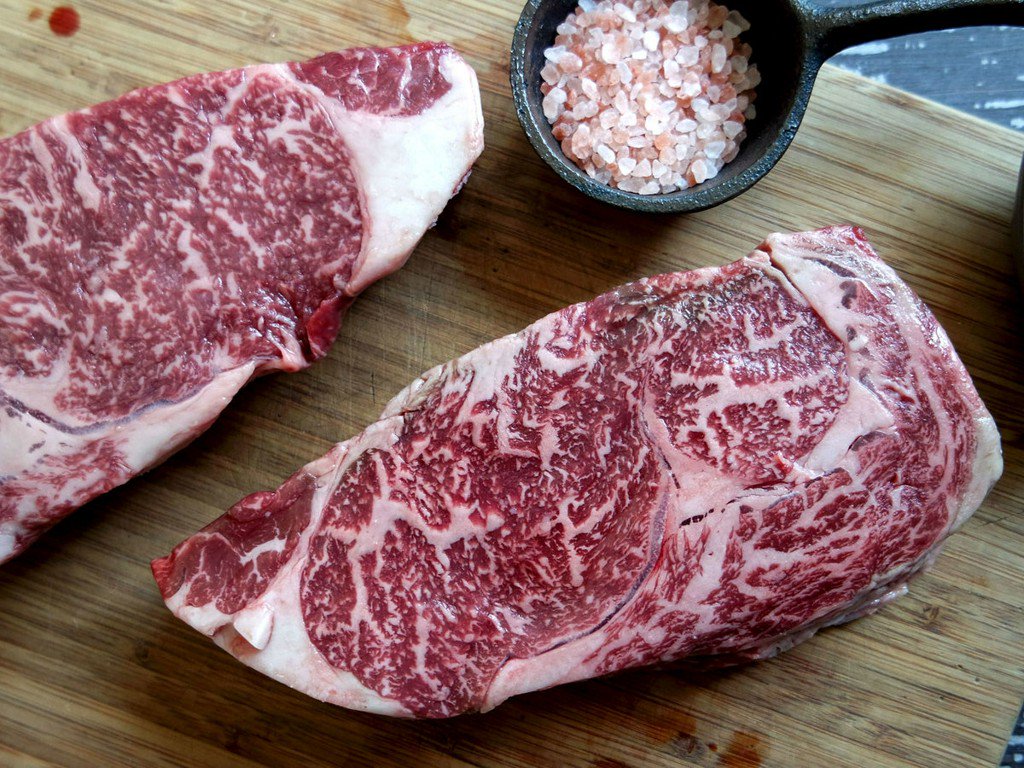 foodandwine's tweet photo. The 9 best places to buy high-end meat online, according to chefs: https://t.co/VFt04s82QG https://t.co/wB4U0GfEjx
