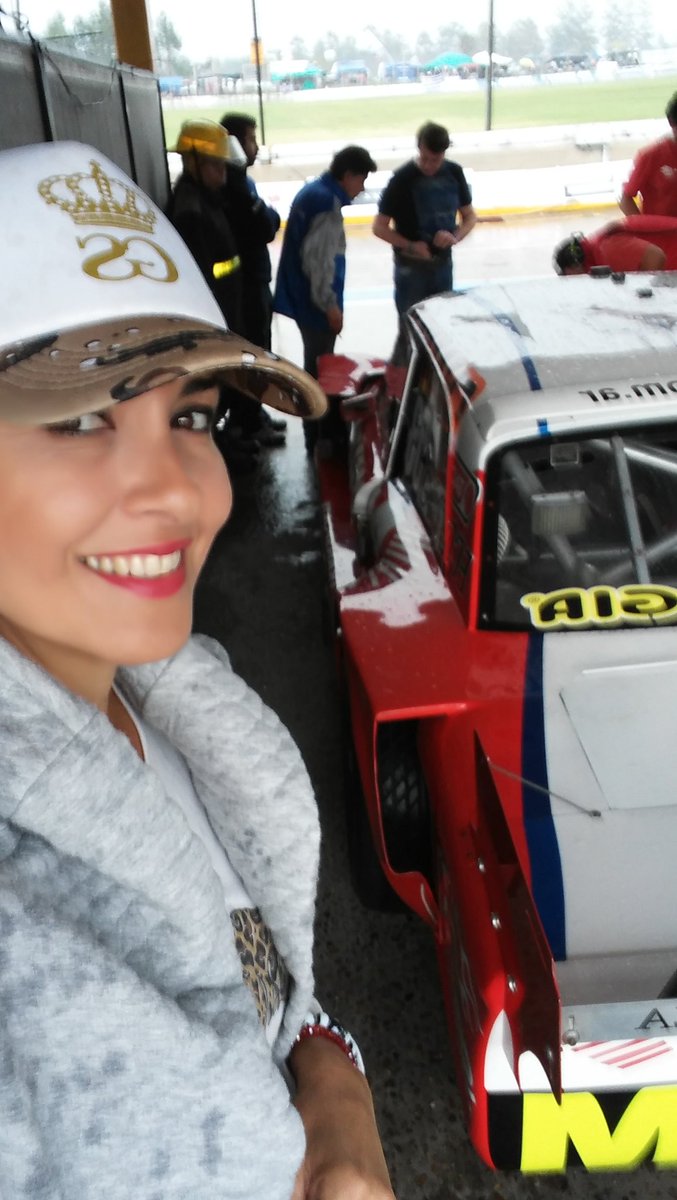MarDzu's tweet image. Viste cuando te colas en cuanto techo encontras #lluvia #TCenConcordia #autodromodeconcordia