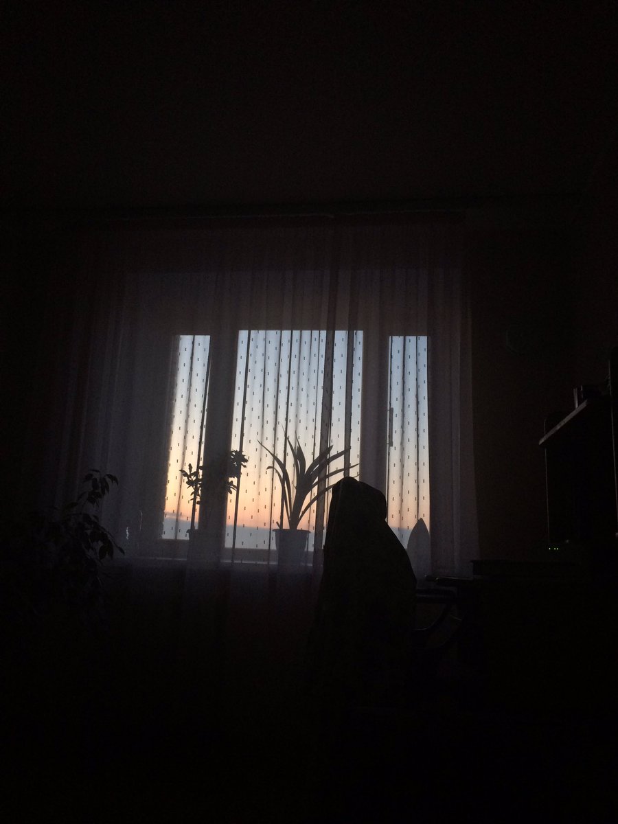 ObsessedEst's tweet image. 5:25