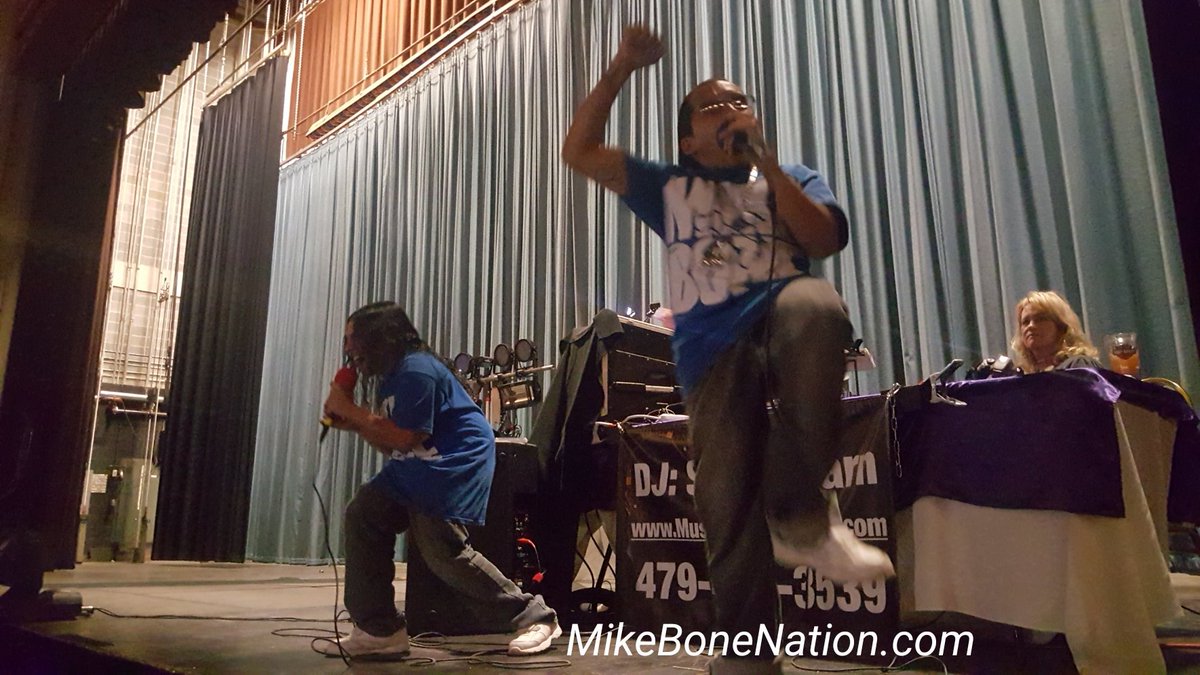 MikeBoneMusic's tweet photo. KnockOut performance
by LIL MIKE &amp; FUNNYBONE at the WarriorFightSeries. #MuskogeeCivicCenter
@Nofireboxing #Boxing @TheGeeCC @MikeBoneMusic https://t.co/BoPskgkdWo
