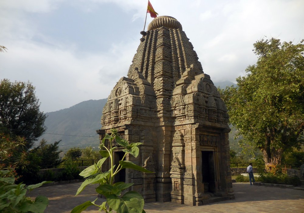 2) HIMADRI - Temples of W. Himalayan states of Himachal & Uttarakhand. By 7th/8th Century Nagara archi. had already arrived into mountains.