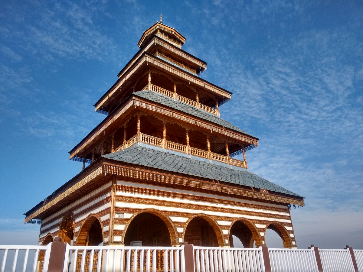 However more than Nagara stone temples, it is richly carved wooden temples which gives this tradition its distinct identity