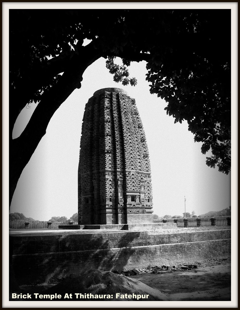 It has however some stunning brick temples probably dating back to the time of the Maukhari, Pushyabhuti & Pratihara rulers of Kannauj