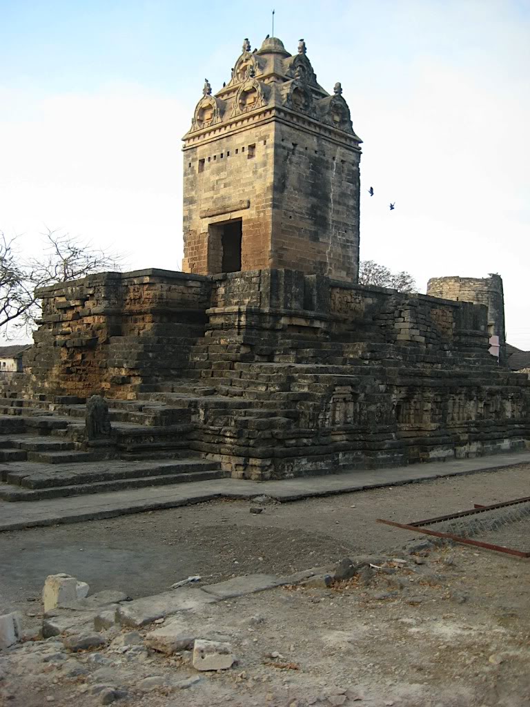 10) SAINDHAVA/MAITRAKA - This temples from Saurashtra region of Gujarat are simple and austere but some of our earliest surviving temples.