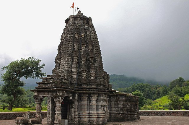 Suffered badly during Islamic rule. But thanks to the Hindvi Swaraj - Saffron is fluttering once again on these temples. 