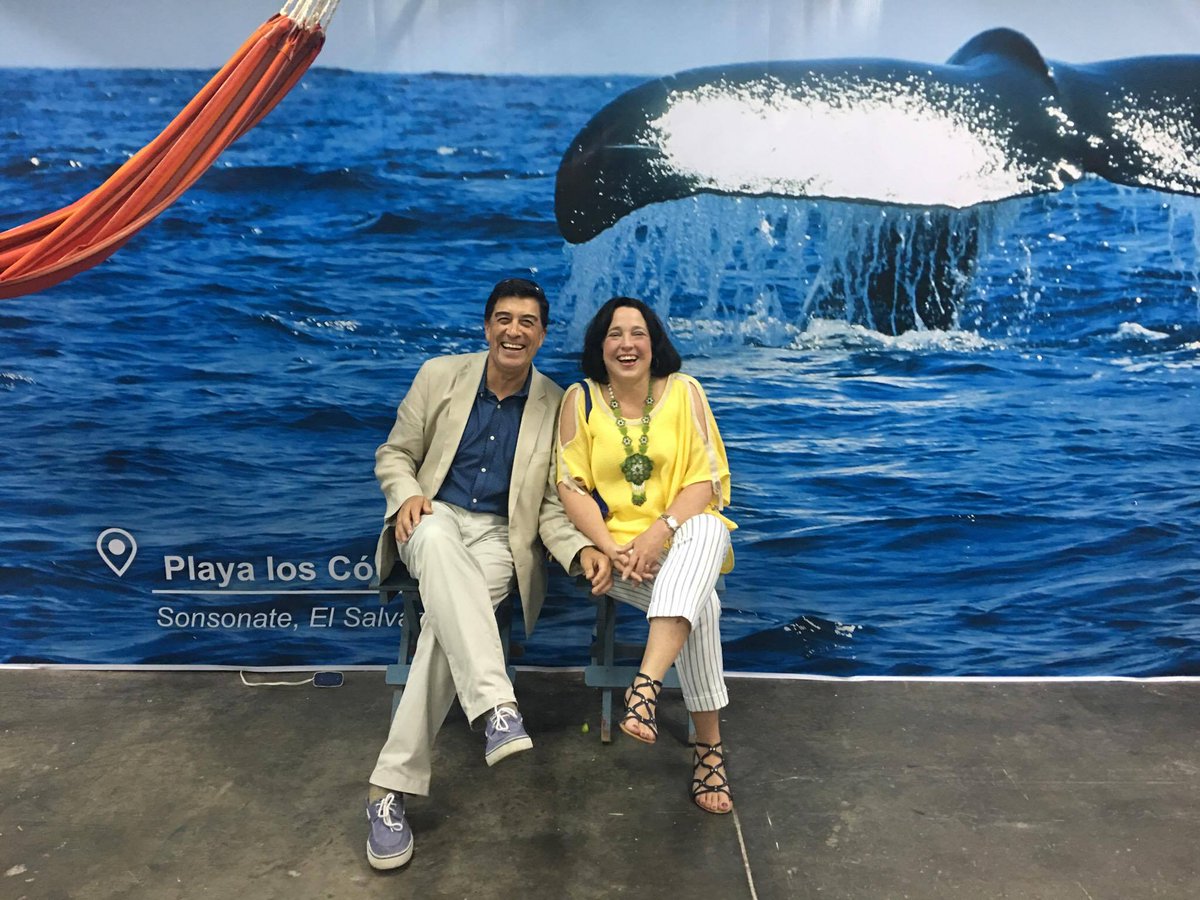 USAmbSV's tweet image. Hoy pasamos por la Feria de #PueblosVivos en @CIFCOSV.  Descubrimos una cantidad de nuevos lugares para visitar en ESA.  Tienen que ir!