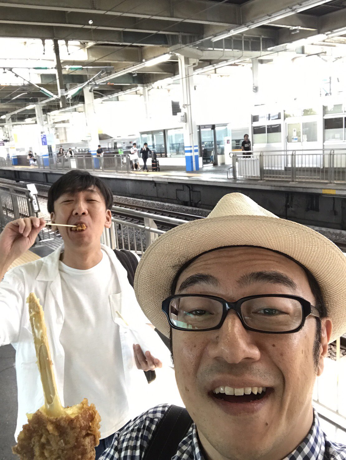 東京03飯塚 本日17時半から 東京03単独 自己泥酔 岡山公演です 来てくれる予定の方々お楽しみにー 当日券も16時半から会場で販売されますー ぜひにー T Co Mojqeqbars Twitter