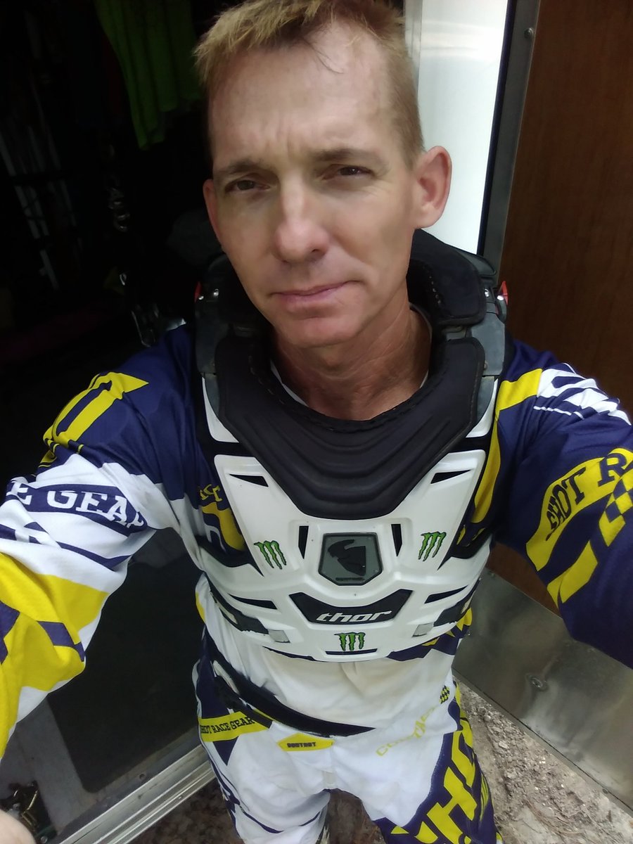 TewTray_71's tweet photo. #shotmxgear #leattebrace  #suzukiracing #rmz #yoshimurasuzuki #motocross #dirtbikes #bikelife #mxgp #mxlife #monsterenergy https://t.co/VVp4cTtHRG