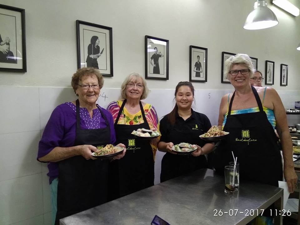 HanoiCooking's tweet photo. 4 women but same passion https://t.co/H0TDpezVub