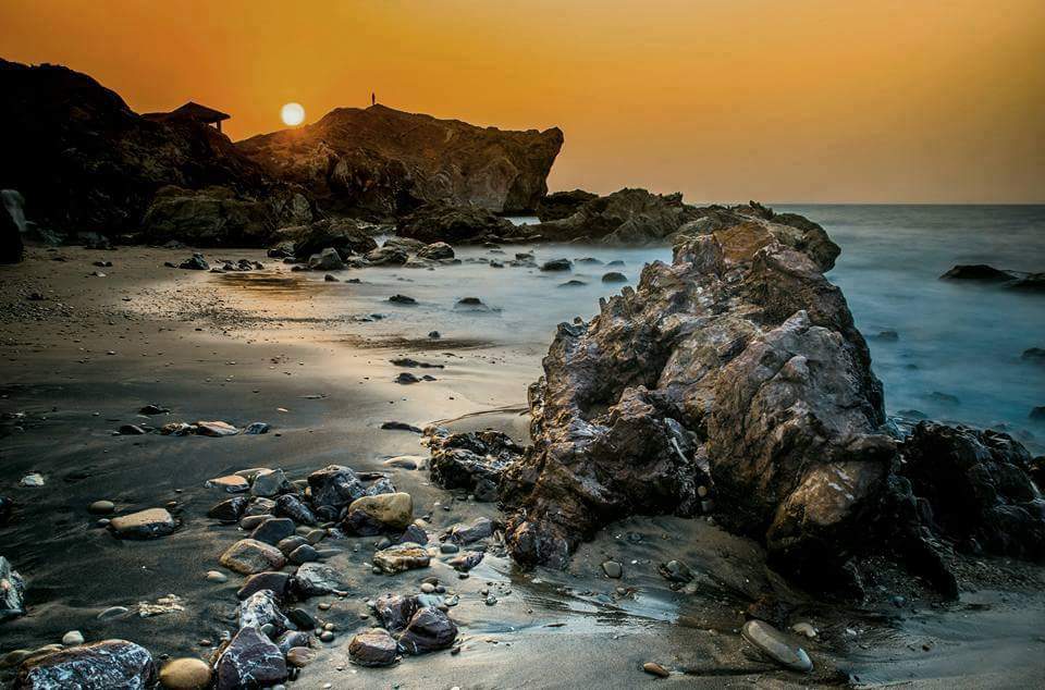 EcoVibeExplorer's tweet photo. #GadaniBeach is a beach on the #ArabianSea located near the #HubRiver and #CapeMonze in #Gadani #Lasbela #Balochistan #BeautifulPakistan https://t.co/EloAIwP1ak