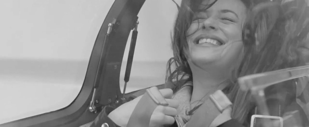 AmorDakotaJamie's tweet photo. Happy Birthday to the always so beautiful,strong and funny Ana🌹🎈
#HappyBirthdayAnastasiaSteele (soon to be Grey💍) https://t.co/VcmP0zBqAU