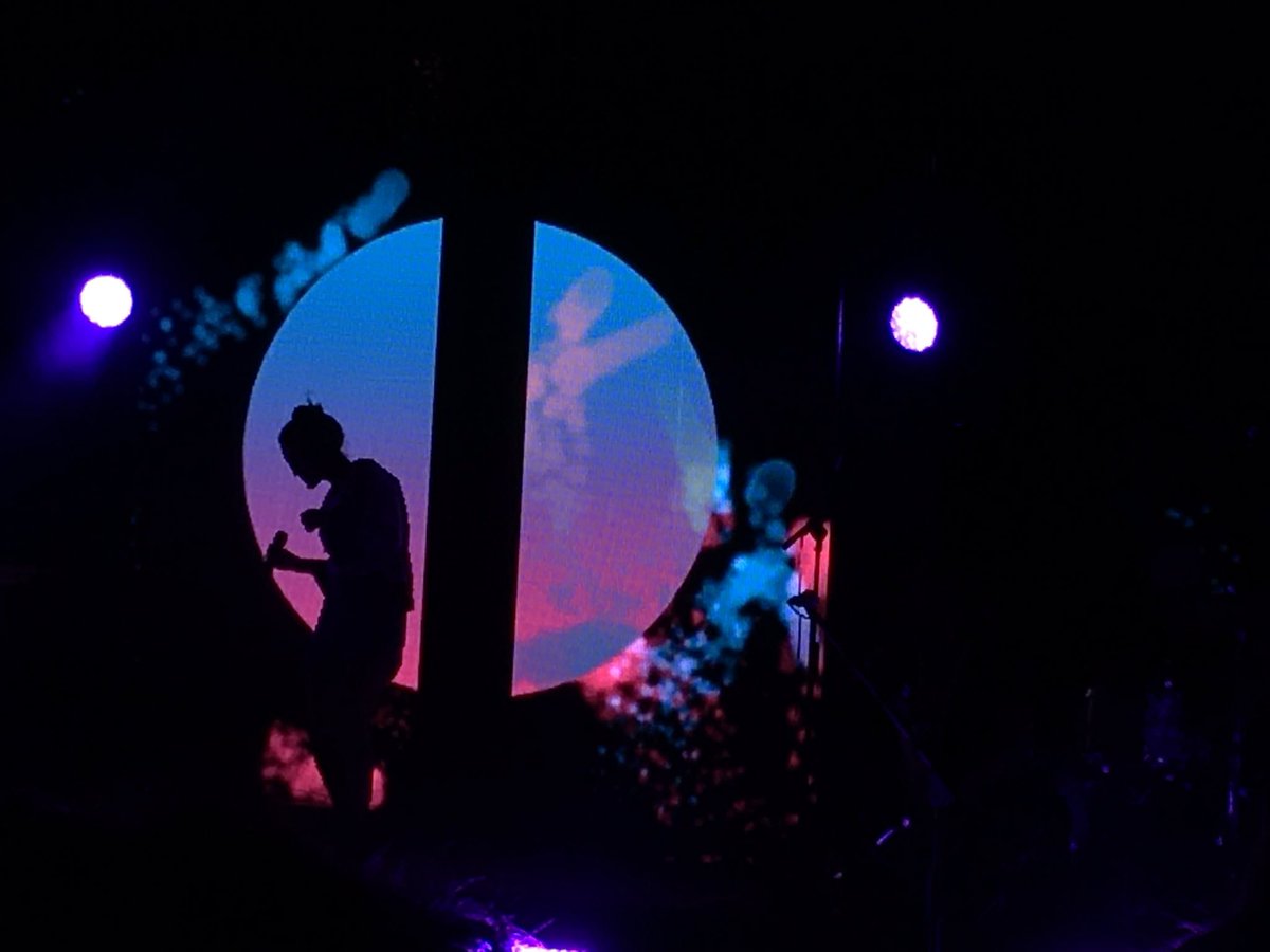 CataFalvo's tweet photo. Una donna che dietro un sorriso nasconde mille emozioni.Una donna che spacca il palco con la sua voce.Immensa @levantecanta credo di amarti. https://t.co/QjLWOaZR52