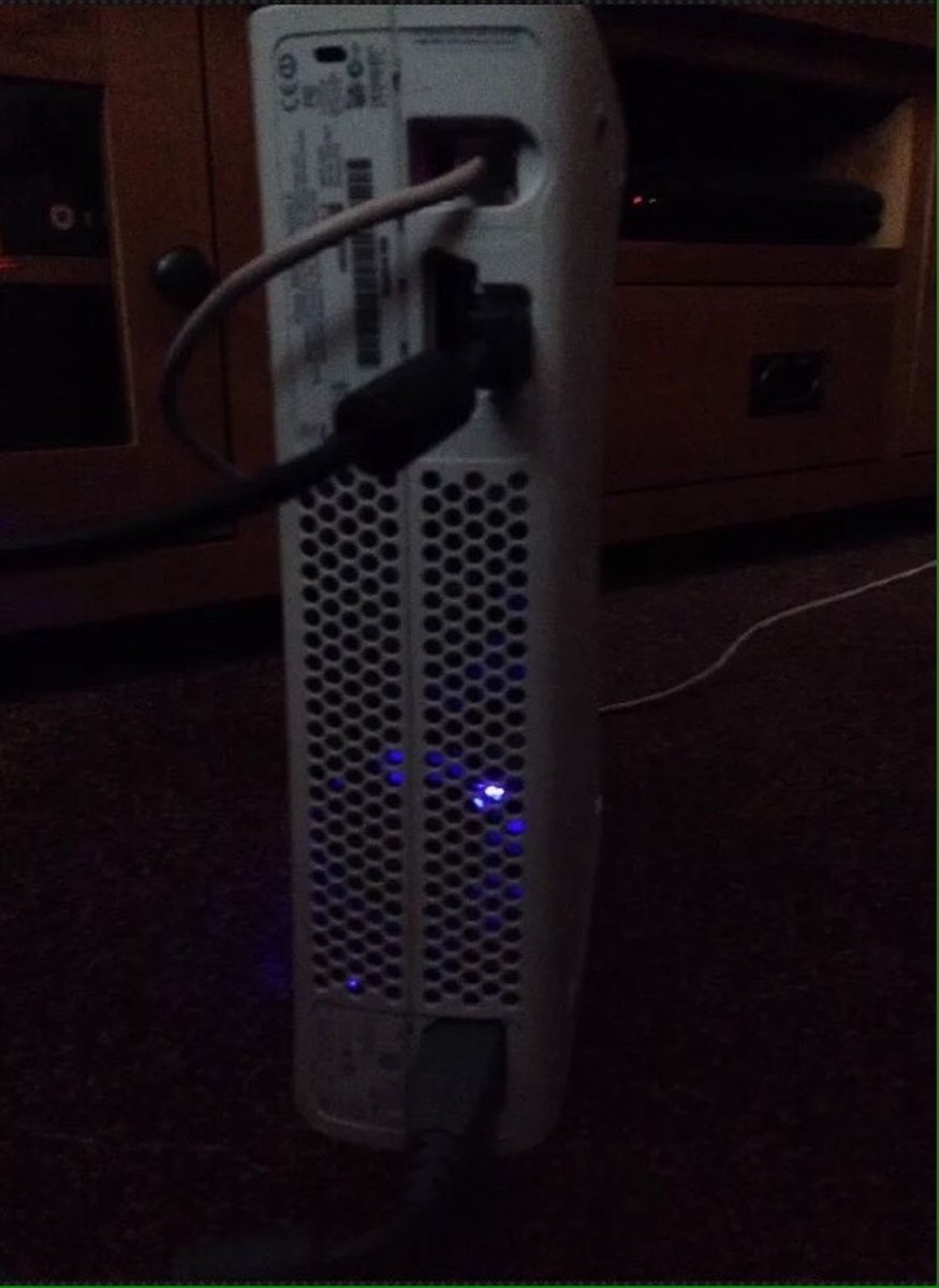 FacultyGOD's tweet photo. Selling Xbox Jasper RGH✅CHEAP✅ Interested 🔄DM Me🔄@HyperRTs@NightRTs@FameRTR@AlienRTs@FearRTs@FatalRTs @DevilRTs @GFXCoach https://t.co/T4o0P0LLHa