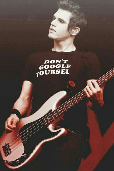 Happy birthday Mikey Way 