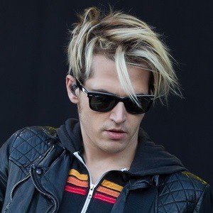 Happy birthday Mikey Way 