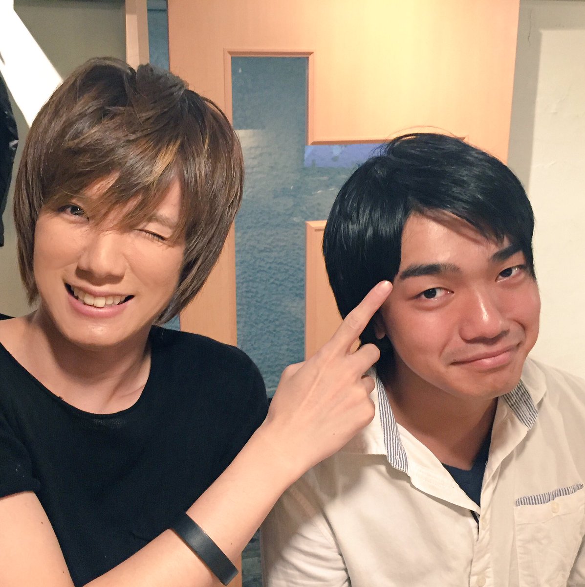 メンズメイクの高橋 Hair Make Up Artist Twitterissa 今日は眉毛の基本的な整え方のについて撮影してましたー メンズ眉って整えすぎると女性的になるし ムダ毛の処理だけだと垢抜けないてますよね やりすぎない眉の整え方を独自の理論で紐解いて行きますよー