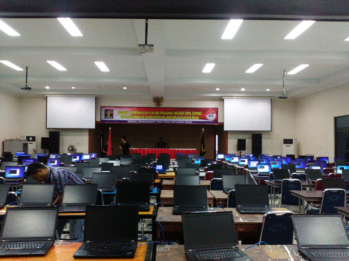 cpnskumham2017's tweet photo. Bagi yg dari luar kota, ada baiknya cek lokasi H-1 jelang ujian 

#semangatSKD https://t.co/qqhJL7alK8