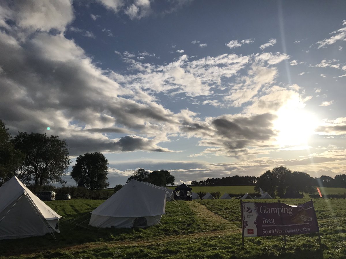 Russ79Smith's tweet photo. What an amazing day at @NTSWOF yesterday, some great speakers and an awesome and to finish the night off! #NTSWOF #GetOutSide https://t.co/1k1NxTBjEe