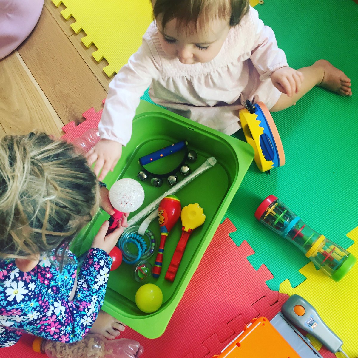 LifeLittleToes's tweet image. Music time at 7.30am on a Sunday 😫🙉 #mblogger #pblogger