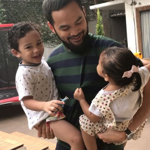 dsary85's tweet photo. Di gendong abi ni abang adam sama adik hawwa @honesty_shiwis @shireensungkar https://t.co/Jgeh5DEPGI