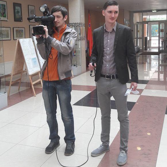 vidnonevsem's tweet photo. Телеканал "360" и " ВидноеТВ" показывают нам как проходят выборы.
#ЛенинскийРайон #Видное #Вместе2017 https://t.co/eFrKLq6AKi