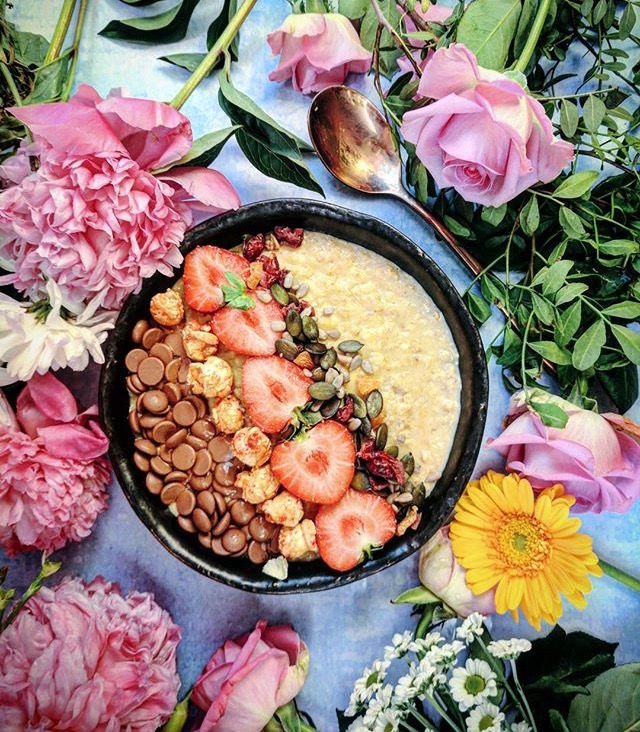 Sunday's were made for pretty popcorn porridge bowls! #Breakfastinspo