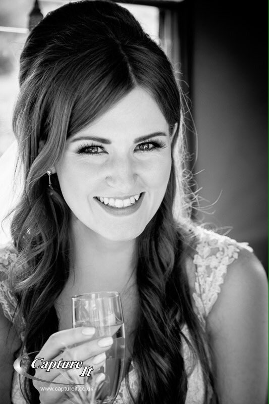 CaptureIt1's tweet image. We love this portrait photo of Sarah. #bride #wedding