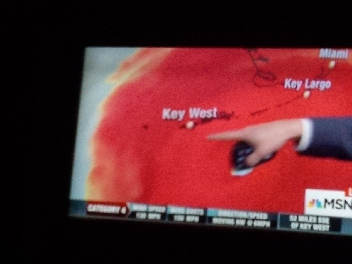 PeterWilt1's tweet photo. I fear for endangered tiny Key Deer. Pop. has grown from 25 in 1955 to 800. There r 150 road kills annually. #Irma https://t.co/8h6noNzU4D