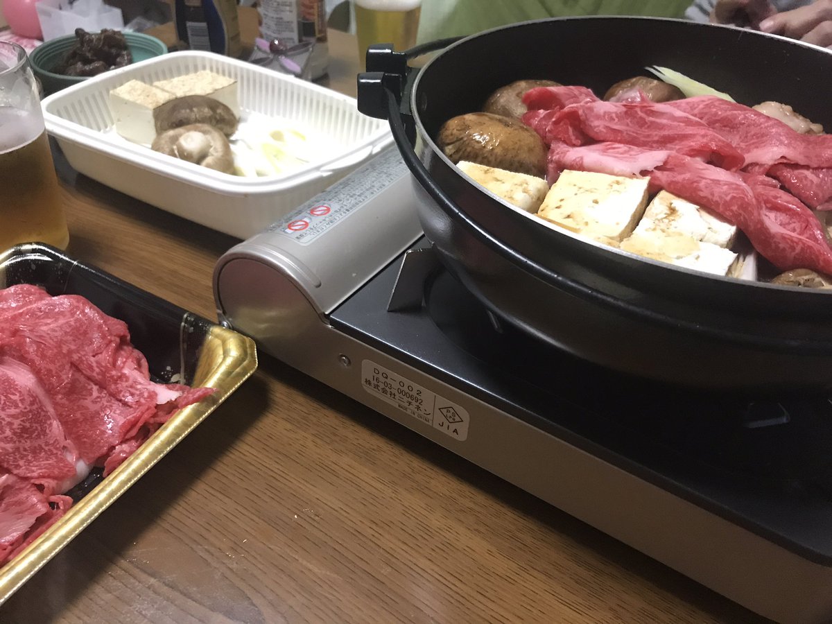 40日ぶりの実家でのご飯^_^
大好物のすき焼き^_^
幸せ、、、だけど胃袋が縮まってて全然食べられない（笑）

光一