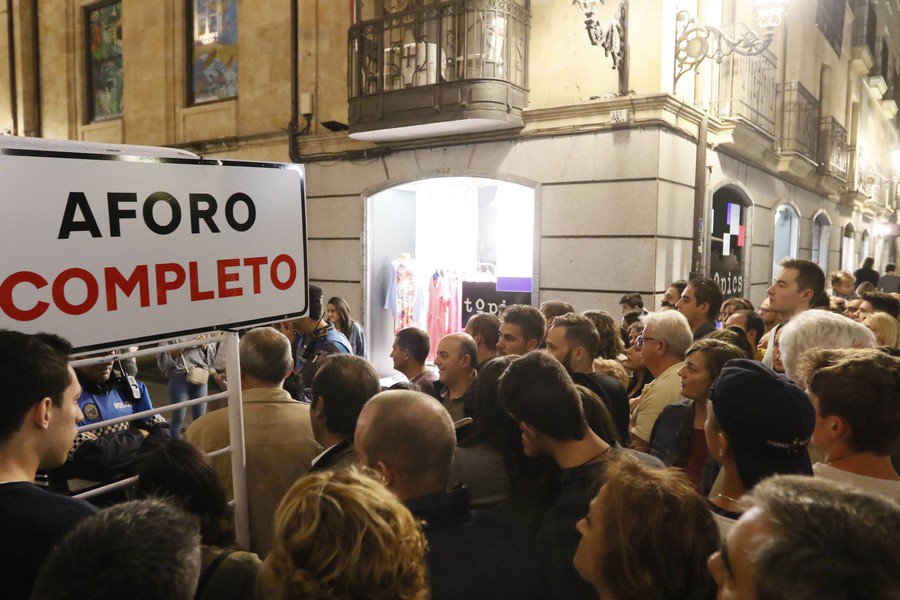 Cientos de personas se quedaron sin ver a Orozco por el aforo completo de la Plaza ow.ly/jn5q30f2FdC