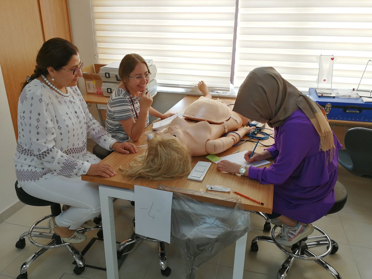 OSCE/OSPE sınavlarını  Anestezi Programı öğrencilerimizle katılımcılar uygulamalı olarak yerinde gerçekleştiriyor.