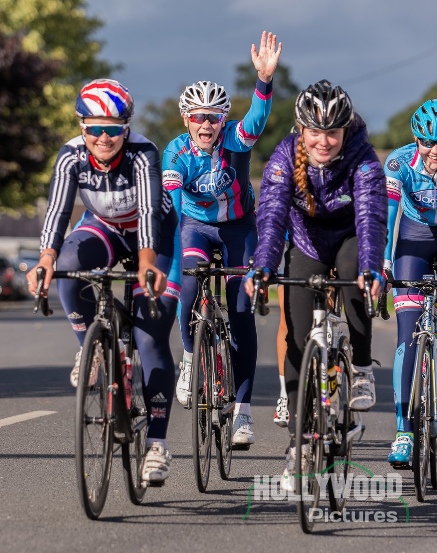 It maybe <a href="/GeorgiaBullard/">Georgia Bullard</a> 1st time at the <a href="/RasnamBan/">Rás na mBan</a> but she's not shy about getting her pic taken @Team_Jadan #rasnamban #cycling