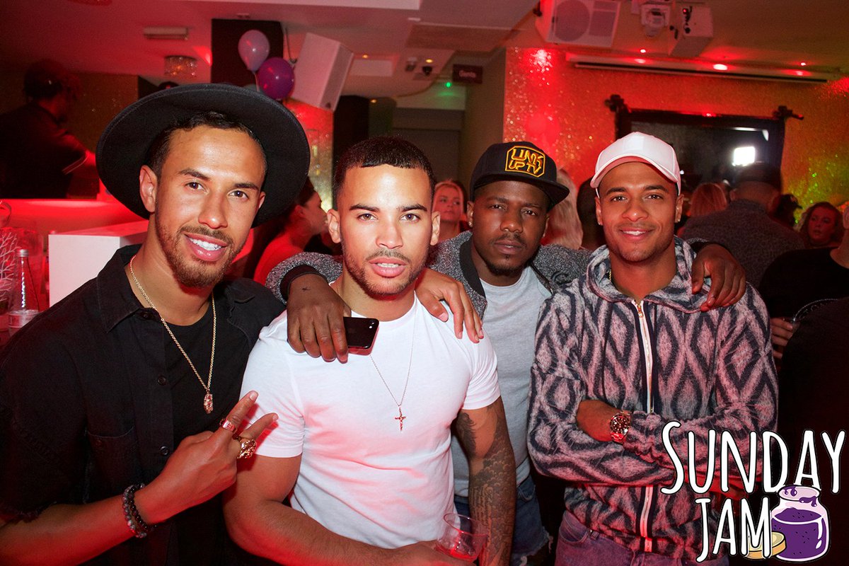 _lukejeremy's tweet image. It’s That Time Again 🤗 @SundayJam_ 🏓⚽️🍹🍕🎧🎮 #SameBeats #SameVibes #DifferentVenue 💃🏽 Last Few Tables Remain ✅ FREE Prosecco &amp;amp; Pizza b4 6:30⚠️