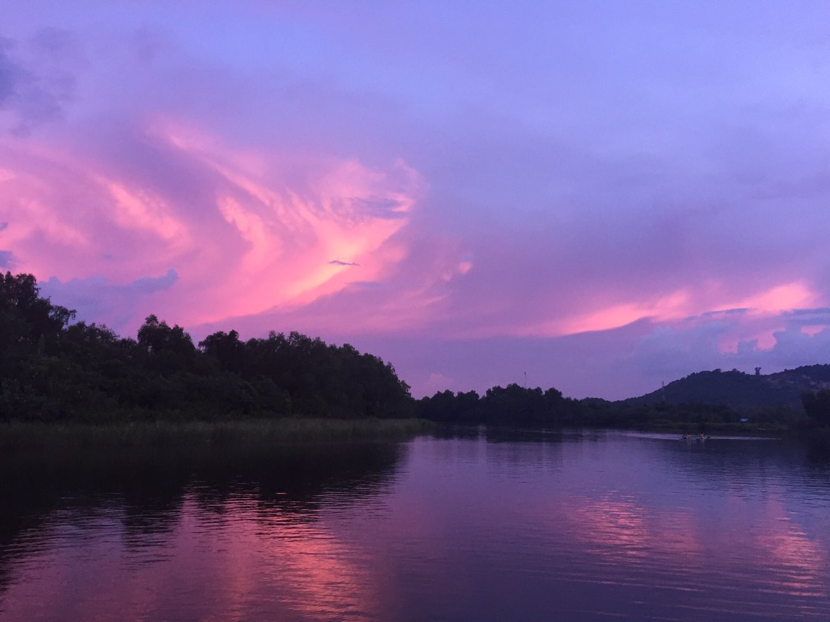 OneGlobalTravel's tweet photo. Pink skies in Kampot
#cambodia #kampot #travel #photography https://t.co/Mx8ZGnjG5L