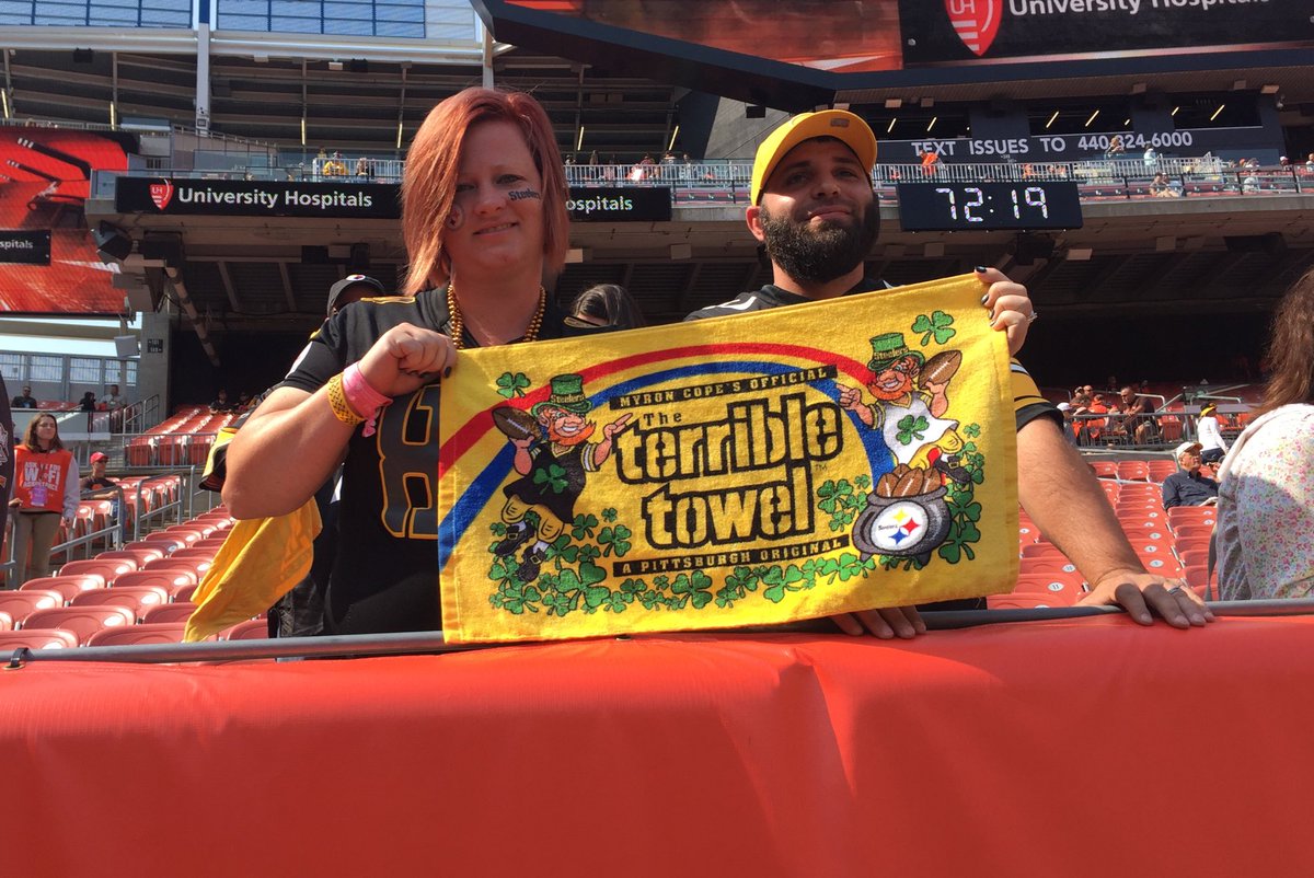 SteelersUnite's tweet photo. Side 1: 👍
Side 2: 👊
#HereWeGo #ShakeAndBake https://t.co/PgaNMKm81y