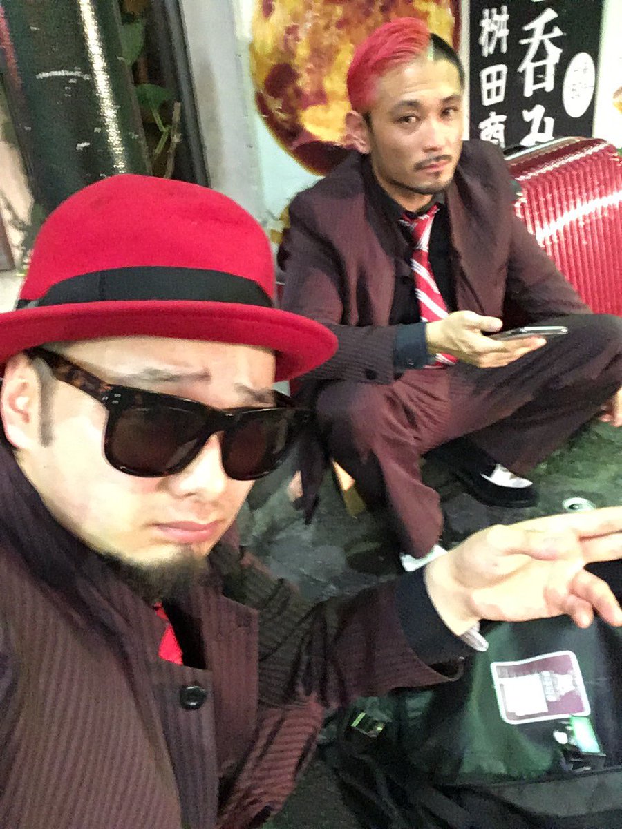 公式 ナニコレ 劇団 Mario 仮面の方 على تويتر ナニコレ 劇団 ついにグレました 大阪でグレた 撮影終了 警備員に止められる 沢山の人に見ていただきました パフォーマンスはしてません ナニコレ劇団
