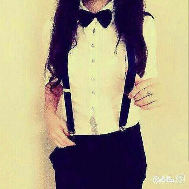 ـ🎵💌

*إنّي أحبك قلتها.. 
فبَنت بقلبي منزلك!
وأقولها وأرى التورّد في خدودكَ
كللّك..
هل في “أحبّك” ياحبيبتي
أي شيءٍ يخجلك؟