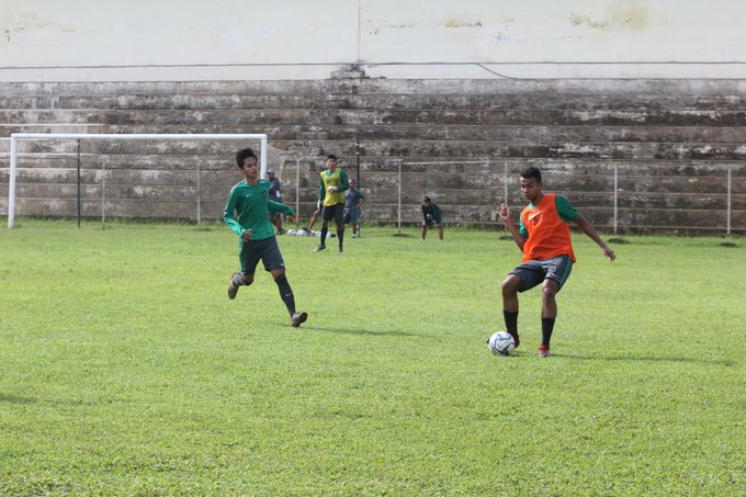 Lihat gambar di Twitter