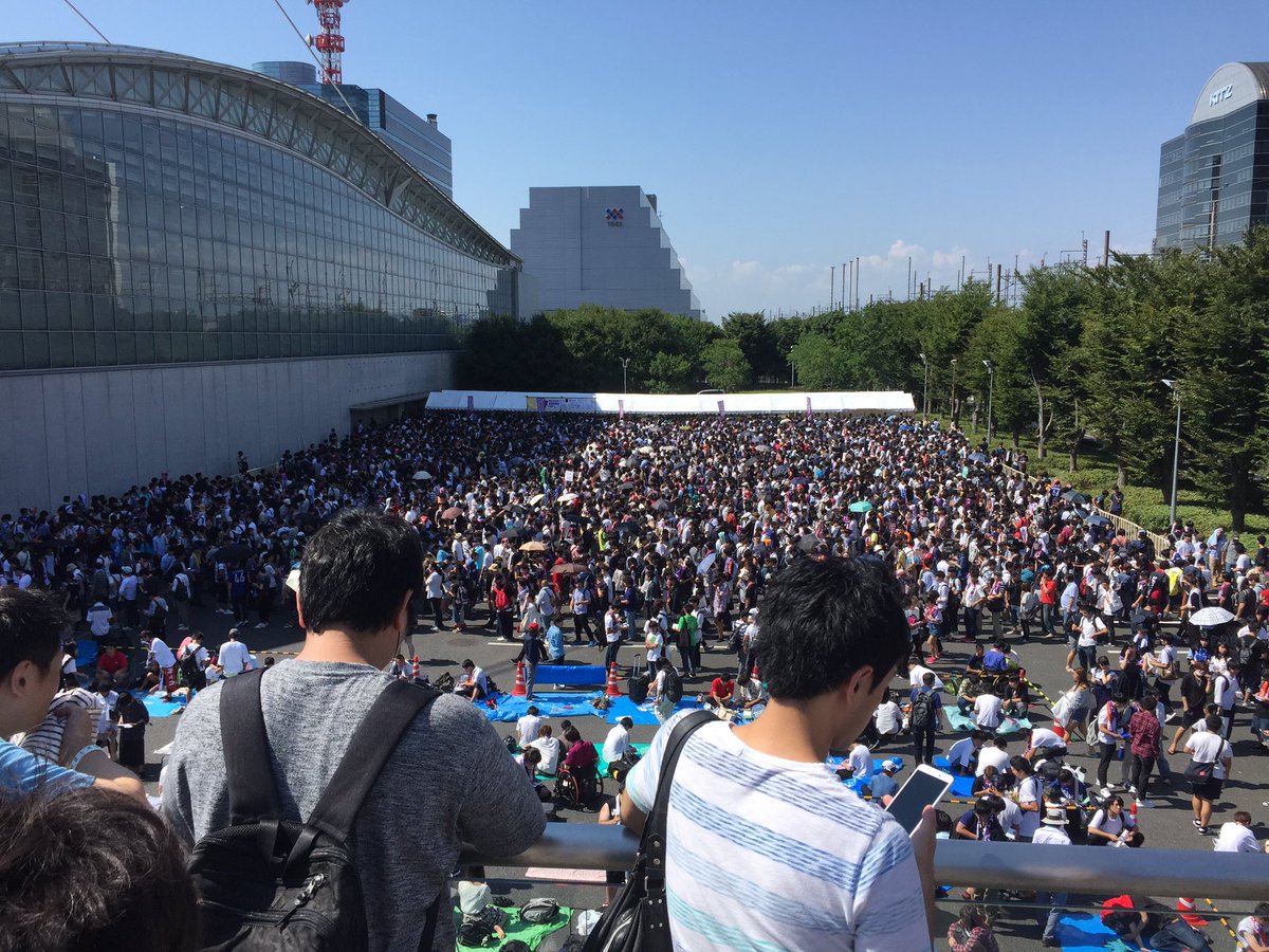 GuMBJDlbli1Db3C's tweet photo. 初幕張。
列長すぎて握手干しました😇😇😇 https://t.co/5Vv4MEmkyq
