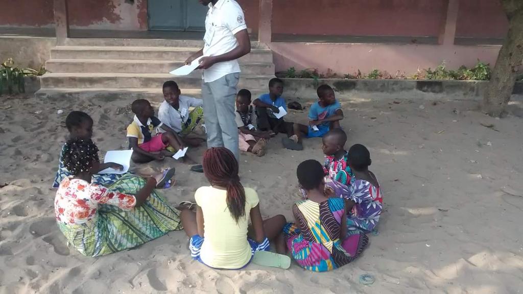 AKOWEVI's tweet photo. #DesRacinesEtDesAiles aux apprenants.
avec @YaliTeam229 https://t.co/AdFjJDJ65V